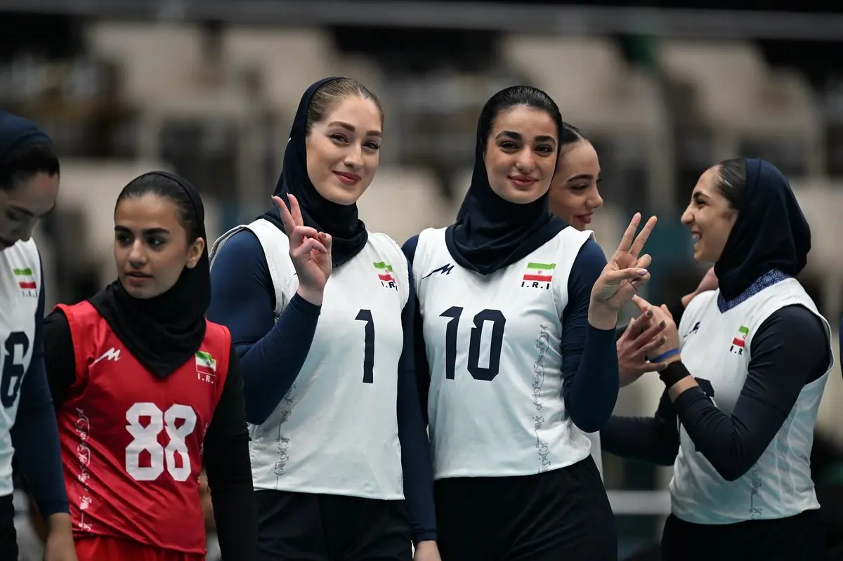 آیتک سلامت کاپیتان تیم ملی والیبال زنان: بدون فیزیوتراپ و ماساژور رفتیم عربستان/ به فوتبال خیلی توجه می شود اما نتایج خاصی نمی گیرند