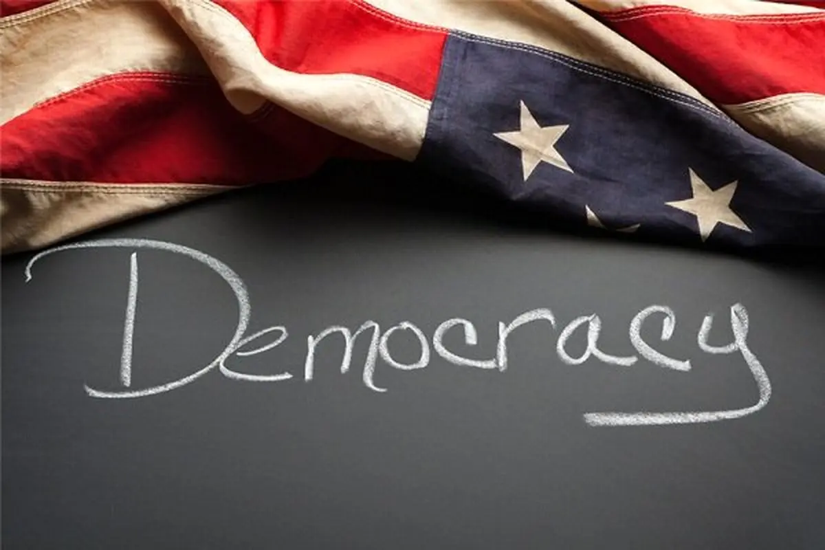چرا باید آموزش دموکراسی را اجباری کرد؟