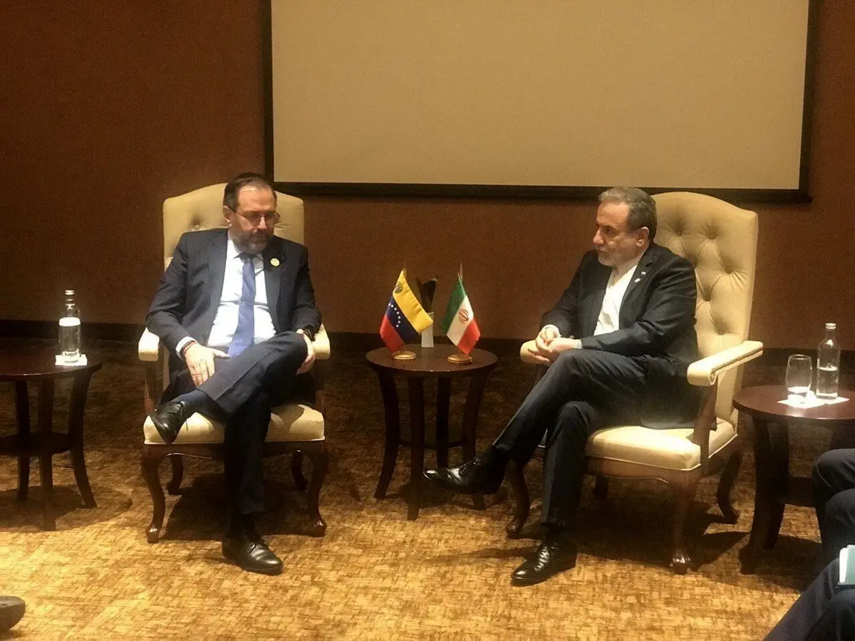 دیدار عراقچی و وزیر خارجه ونزوئلا در کامپالا