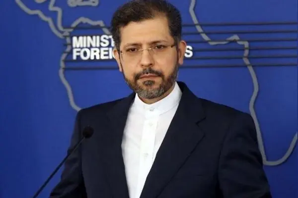 خطیب‌زاده: تنگه هرمز باز است، اما کشتی‌ها باید باتوجه به محدودیت فنی با نیرو‌های ایرانی هماهنگ کنند 