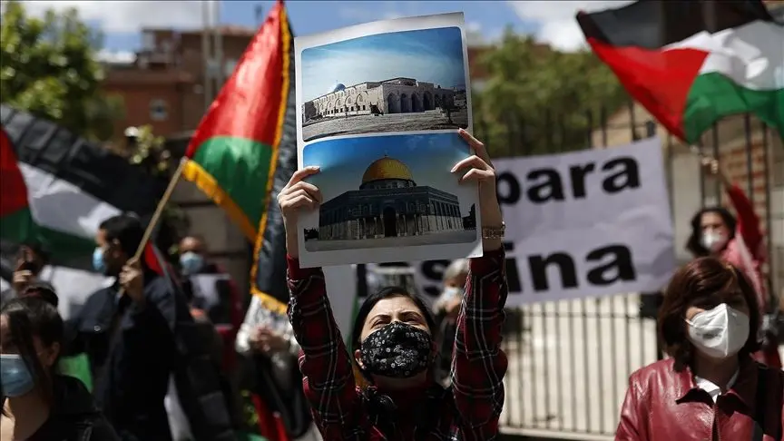 ببینید| حامیان فلسطین در اسپانیا سرود «سلام فرمانده» خواندند