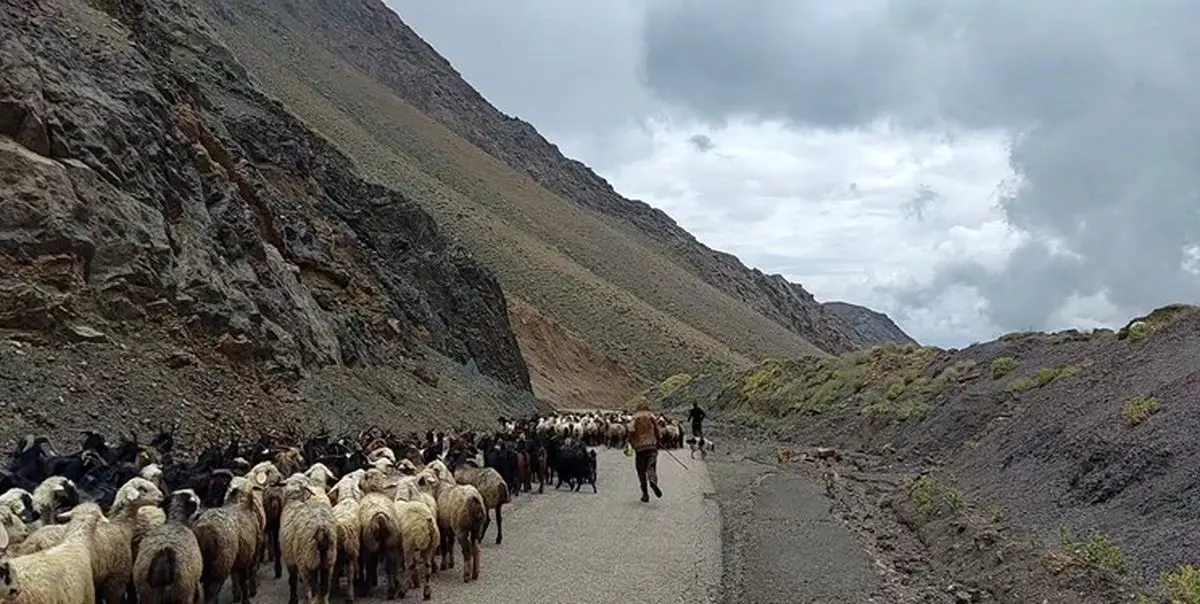 مونسون راه ارتباطی عشایر باغملک را تخریب کرد