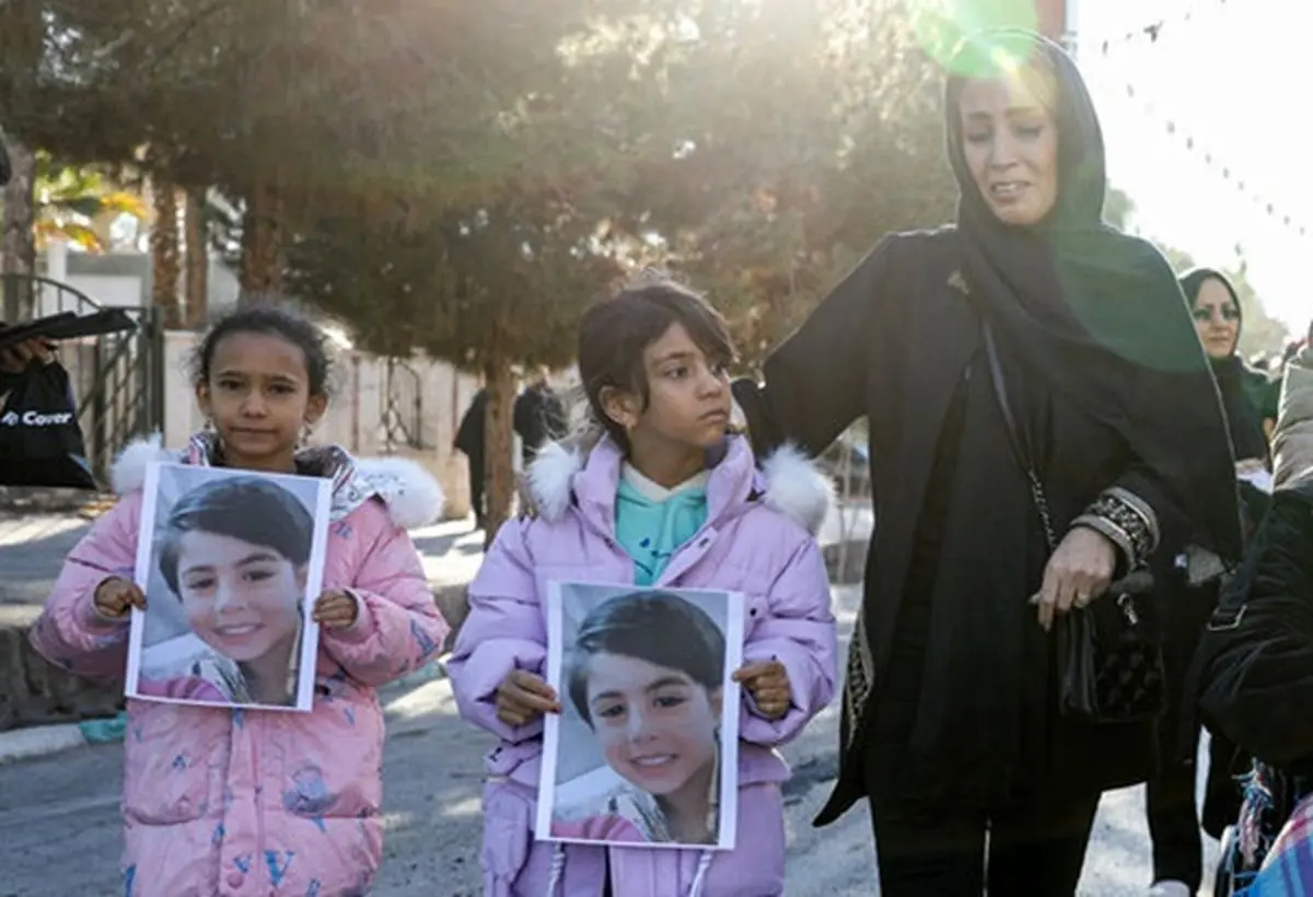 ۲۰ دانش‌آموز در انفجار تروریستی کرمان شهید شدند؛ شهادت ۴ دانش‌آموز از یک خانواده