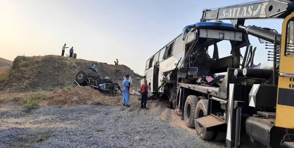 2 کشته و 57 مصدوم در حادثه واژگونی اتوبوس در محور بروجرد- اراک