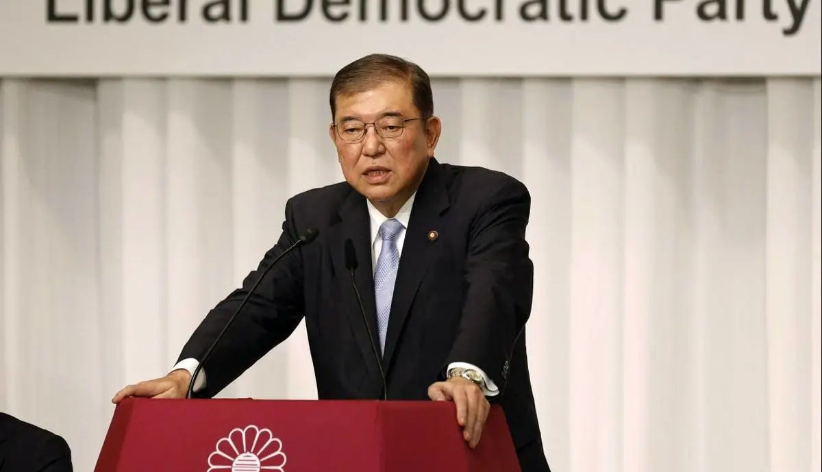 نخست وزیر ژاپن در پی اجتناب از ایجاد شکاف در حزب حاکم «لیبرال دموکرات» استعفا می‌کند