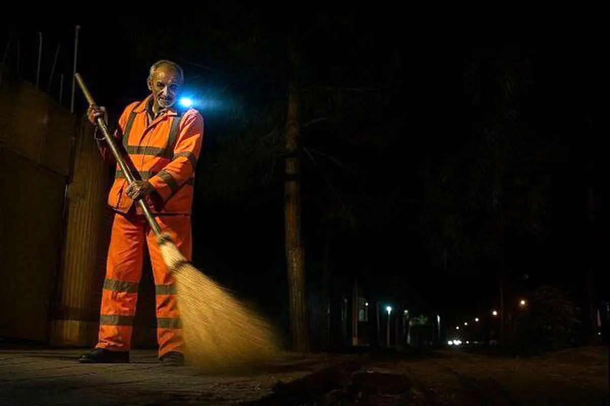 لباس‌های پاکبانان شبکار تهران ایمن می شود