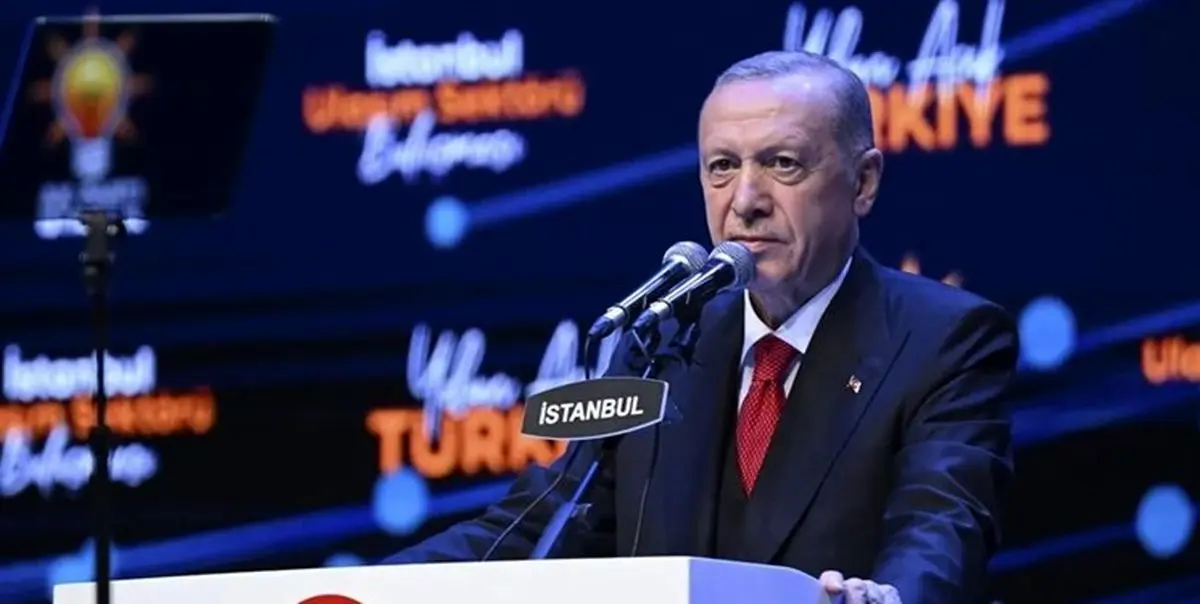 تصویر |  اردوغان برای اثبات سلامتی‌ خود دست به توپ شد