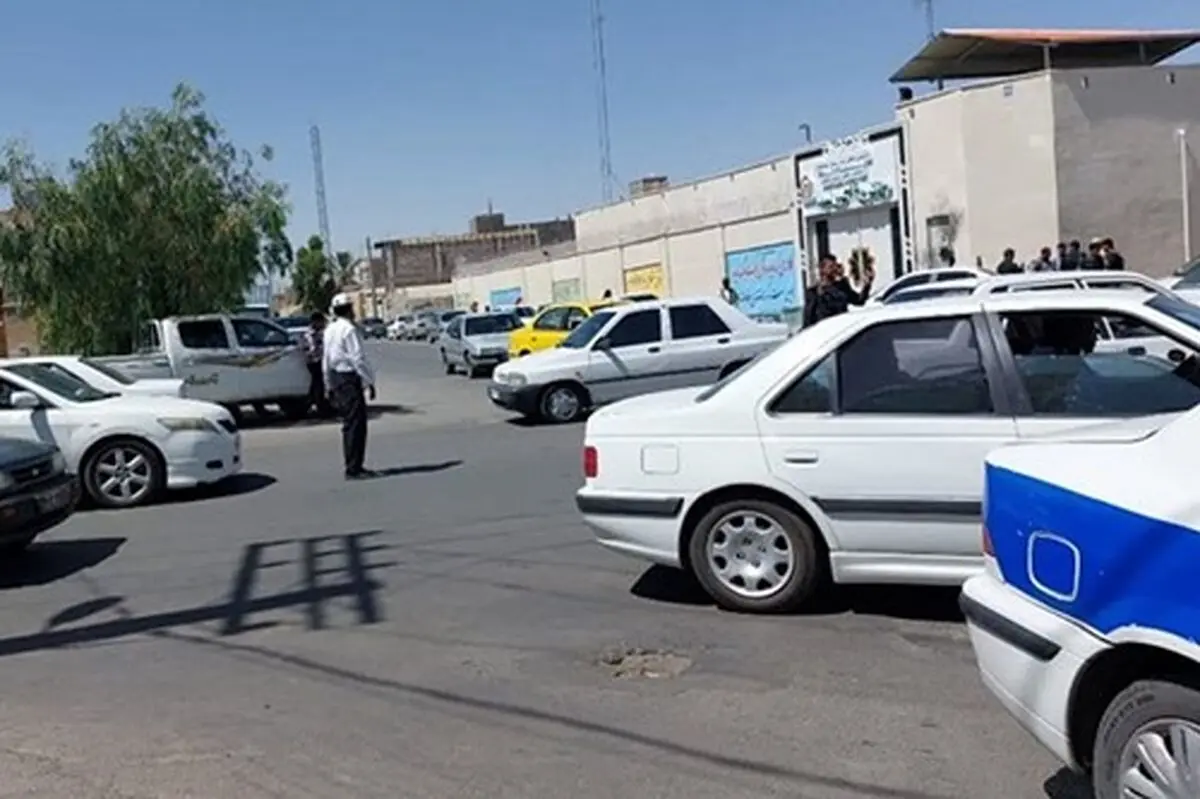 جزئیات جدید از حمله تروریستی زاهدان؛ تروریستها وارد دادگستری نشدند، عناصر تروریستی جلیقه انفجاری و نارنجک جنگی همراه داشتهاند