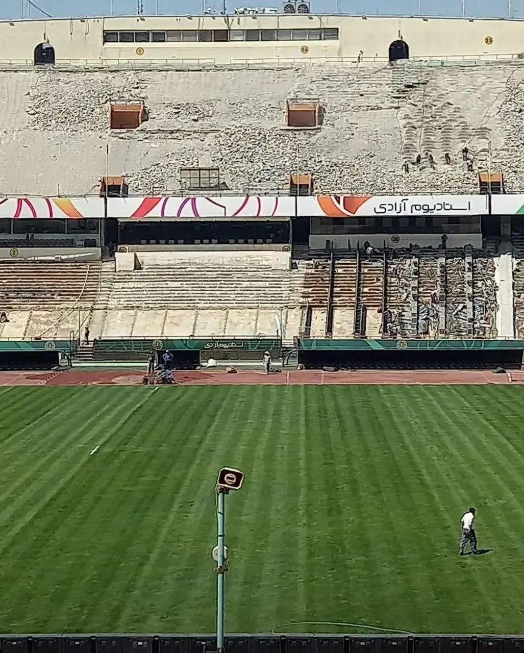 شاهکار جدید مدیران ورزش ایران؛ چرا چمن استادیوم آزادی زرد شد؟