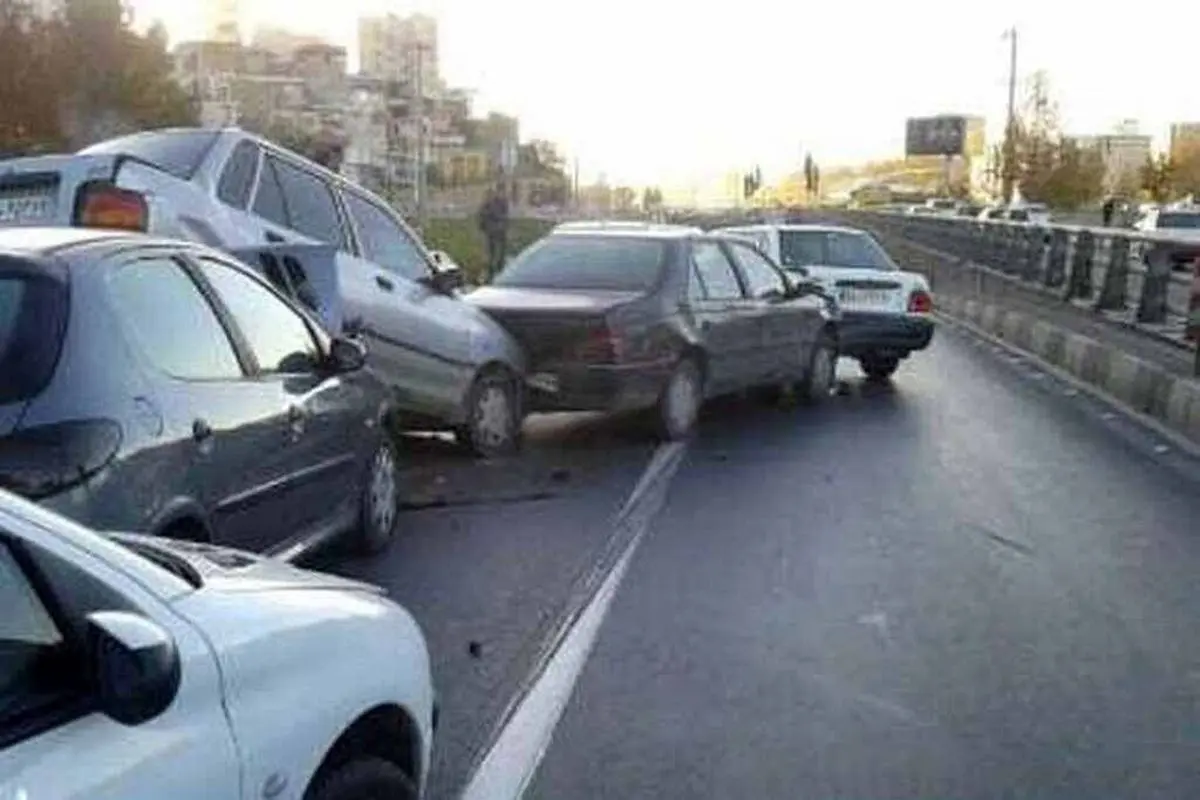 تصادف زنجیره‌ای در کرمان؛ 3 نفر کشته شدند + جزئیات