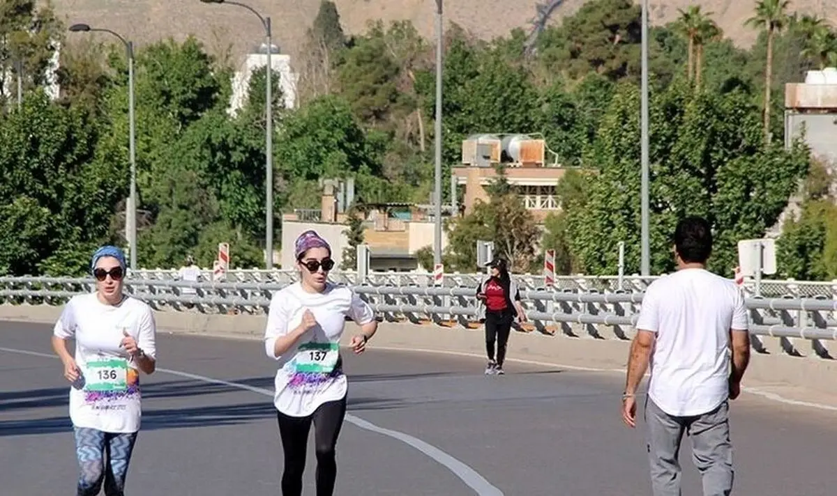 حضور زنان بی حجاب در ماراتن شیراز یک قربانی دیگر گرفت