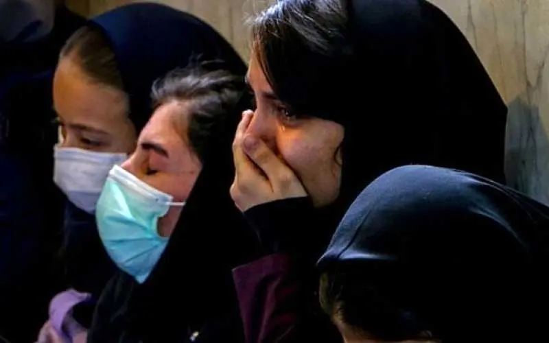 وزارت کشور به جای پیگیری مسمومیت‌های سریالی به دنبال شناسایی زنان بی‌حجاب است