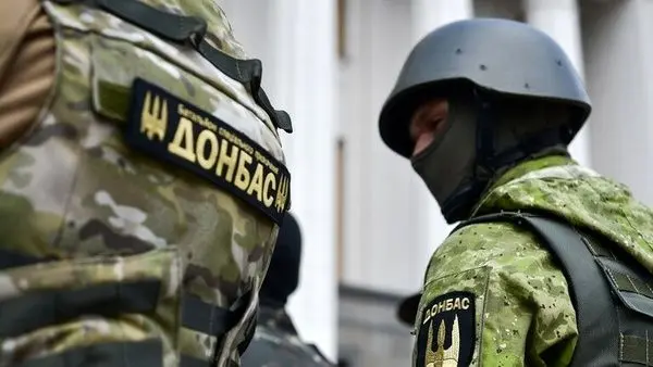 استقرار خودروهای زرهی اوکراین در مناطق مسکونی دونباس