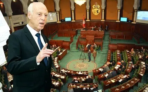 نخست‌وزیر تونس برکنار شد؛ رییس جمهور یک زن را مامور تشکیل کابینه کرد