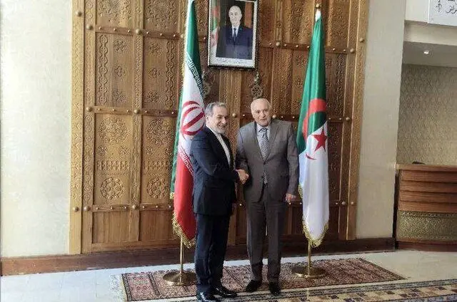 دیدار و رایزنی عراقچی با وزیر خارجه الجزایر