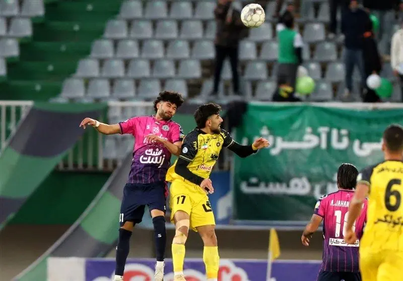 جدول لیگ برتر در پایان هفته سیزدهم بعد از تساوی استقلال و برد سپاهان