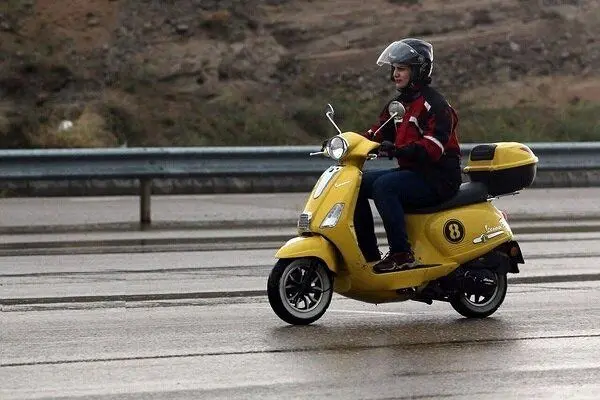 جزئیات صدور گواهینامه موتورسواری برای بانوان