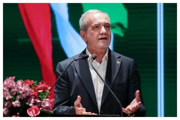 پزشکیان در مراسم روز دانشجو: اصل موضوع تحمل یکدیگر است؛ چرا وقتی دانشجویی صحبت می‌کند، او را هو می‌کنید؟