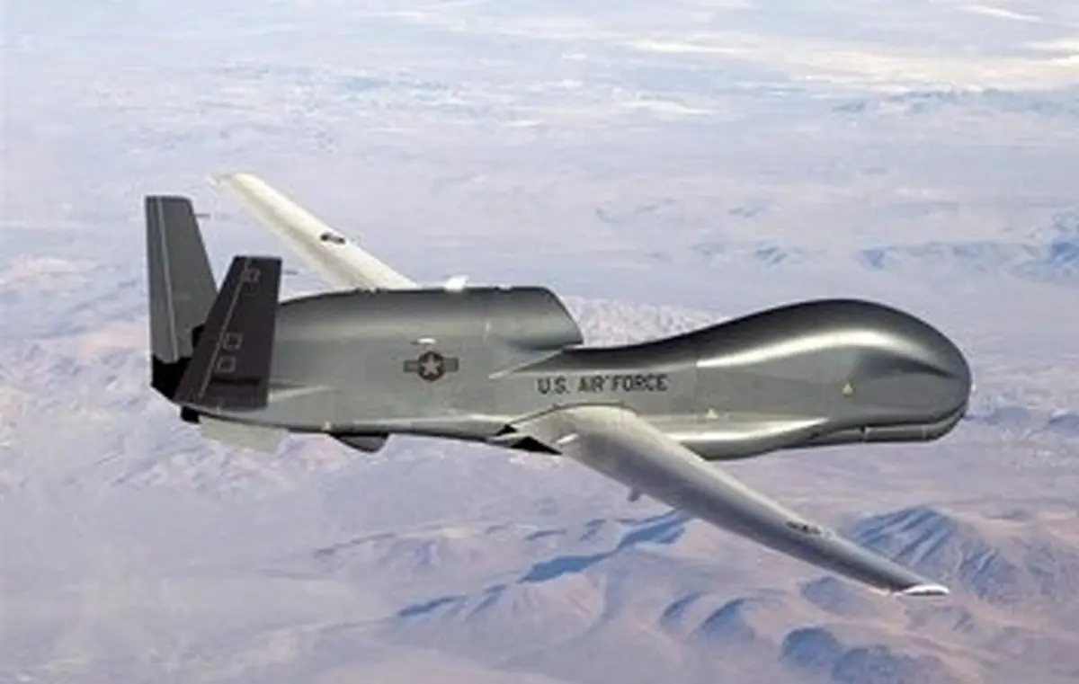 اخطار پدافند هوایی ایران به پهپاد آمریکایی RQ-۴ و P۸ آمریکایی با پهپاد ایرانی «کرار»