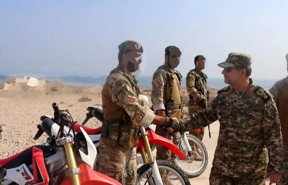 دریادار تنگسیری: دژهای مستحکم در سراسر خلیج فارس پر از مردان پولادین و آماده‌ای است که اگر دشمن خطایی کند آن را سر جایش خواهند نشاند