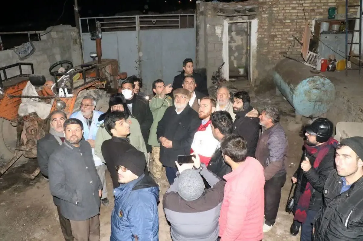 حضور مردم خوی در خیابان‌ها/ خسارات مالی و تخریب ساختمان‌ها در پی زلزله