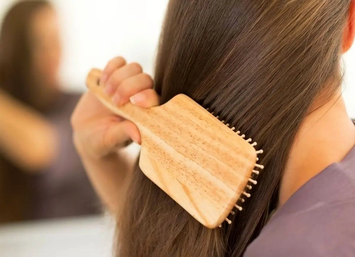 چه عادات روزمرهای باعث ریزش مو میشود؟