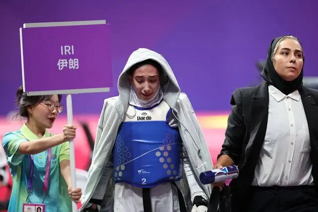 واکنش پیرهادی به صحبت‌های نعمت‌زاده و ساعی در مورد ماجرای سیلی زدن