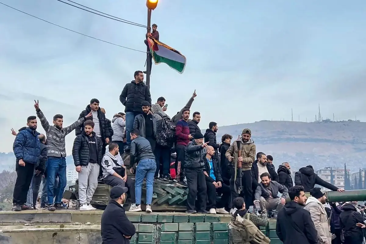 دو تصویری که میزان نفرت سوری‌ها از بشار اسد را نشان می‌دهد + عکس