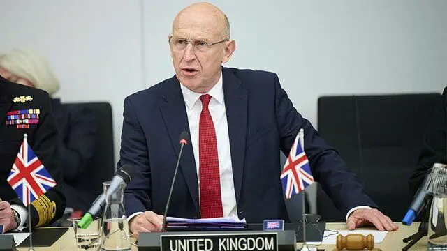 خودداری وزیر دفاع انگلیس از ارائه پاسخ صریح به اقدام احتمالی علیه ایران