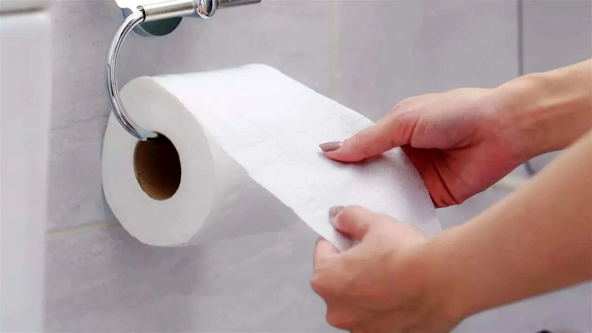 روش صحیح قرار دادن دستمال توالت چگونه است؟