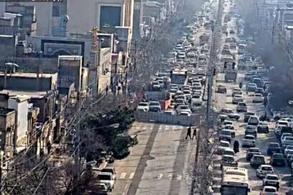 فرونشست زمین، یک بلوار پرتردد در مشهد را مسدود کرد