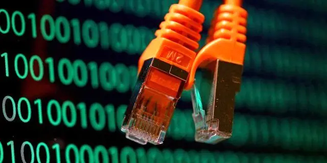اینترنت کشور برای دقایقی قطع شد؛ وزارت اتباطات اطلاعیه می‌دهد
