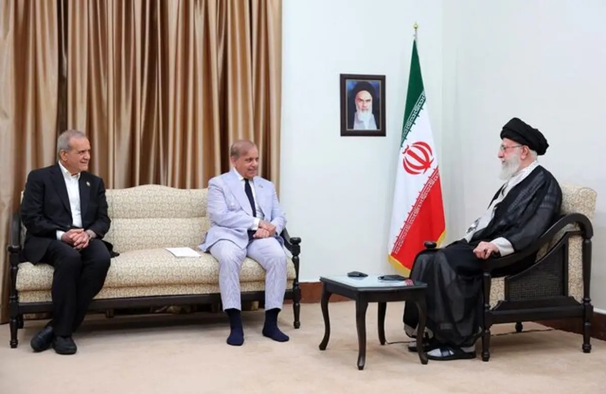 نخستوزیر پاکستان از دیدارش با رهبر انقلاب گفت