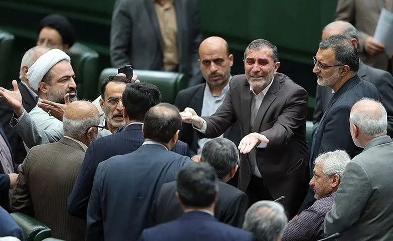 گریه‌های نماینده تندور پس از تصویب برجام؛ ماندگارترین تصویر از مجلس از نگاه کیهان!
