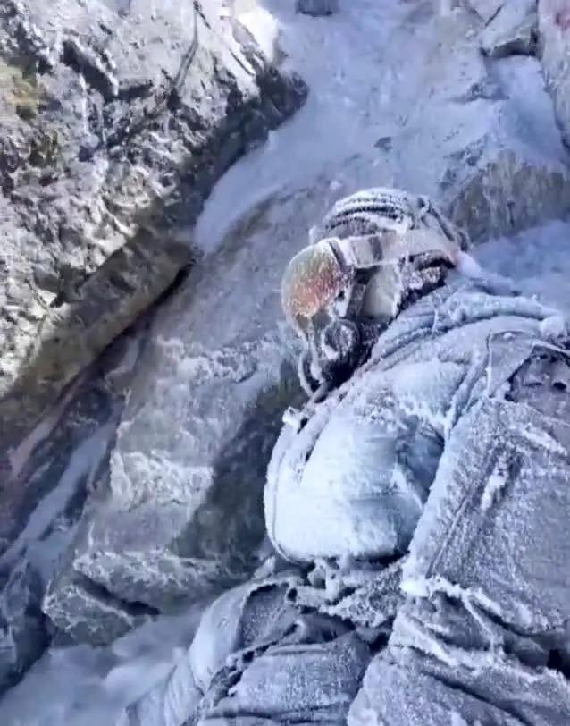یک جسد دیگر در اورست پیدا شد + ویدیو تلخ