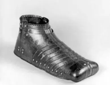 کشف اولین‌ کفش‌های ساخته شده به‌دست بشر + عکس