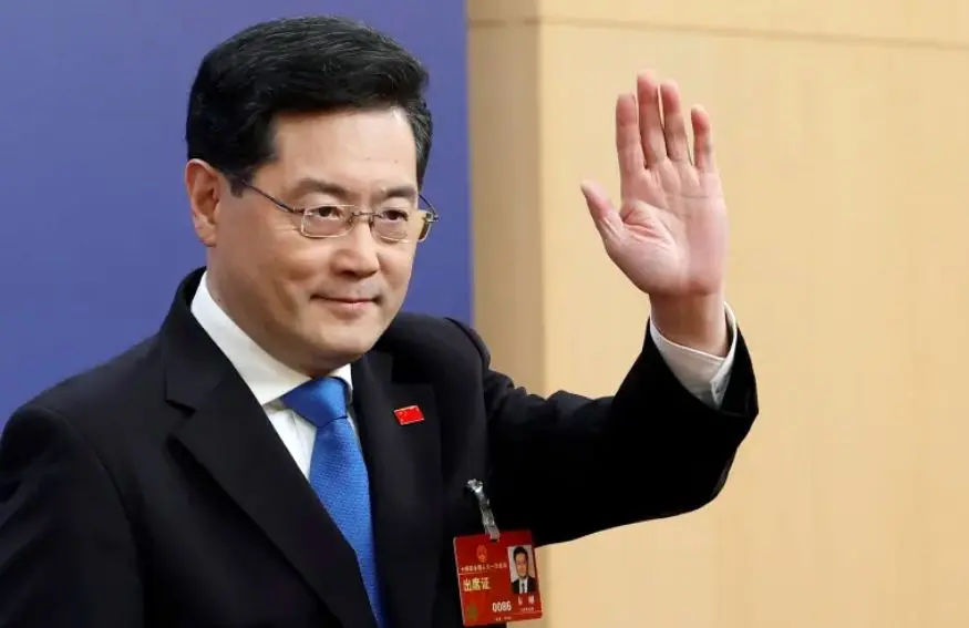 دلیل غیبت وزیر خارجه چین در انظار عمومی چیست؟
