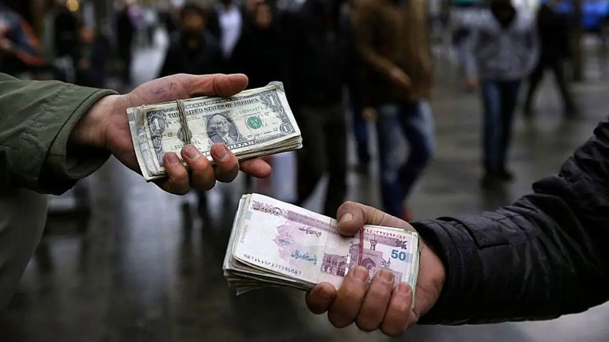روزنامه جهان صنعت:  قیمت دلار با زور و سرکوب تثبیت نمی‌شود