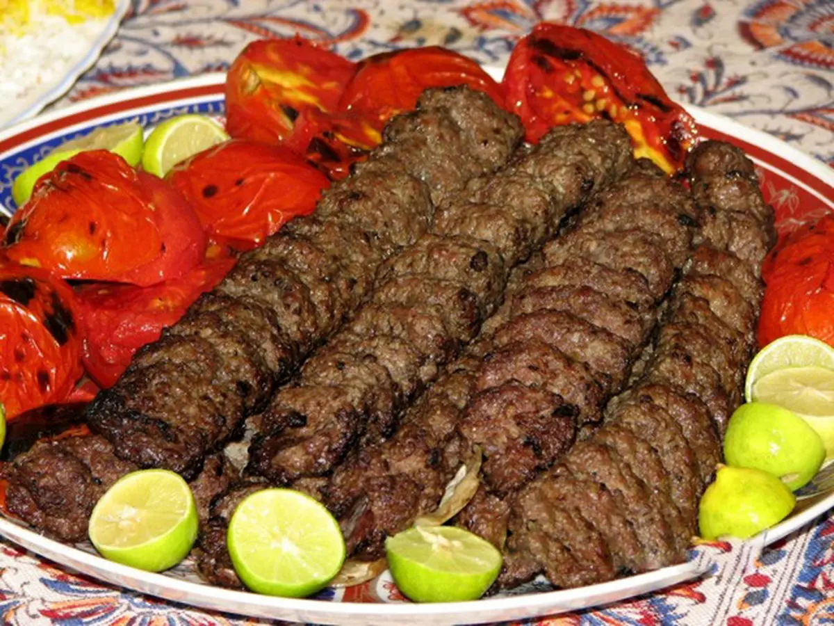 رابطه مزد کارگران، چلوکباب و سخنان امام جمعه مشهد