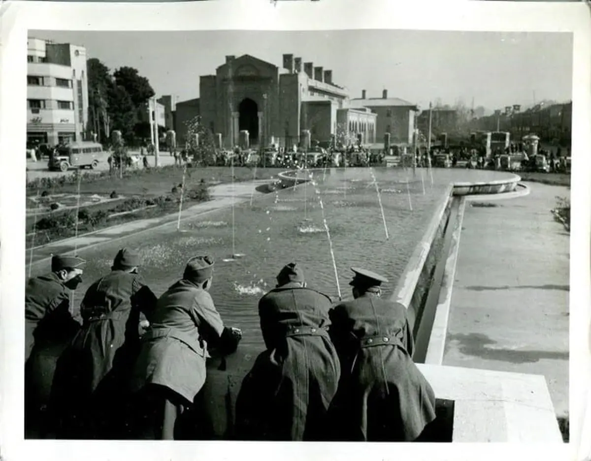 ببینید| تصویری تاریخی از افسران آمریکایی در میدان توپخانه + عکس