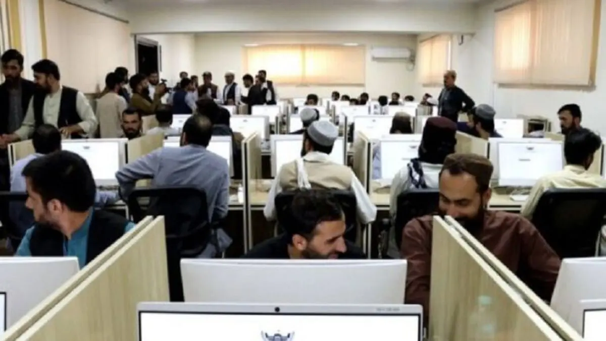 طالبان از کارمندان دولت در افغانستان امتحان دینی می‌گیرد!