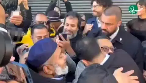 ببینید | هواداران زهران ممدانی برای پیروزی او در انتخابات سوره حمد خواندند