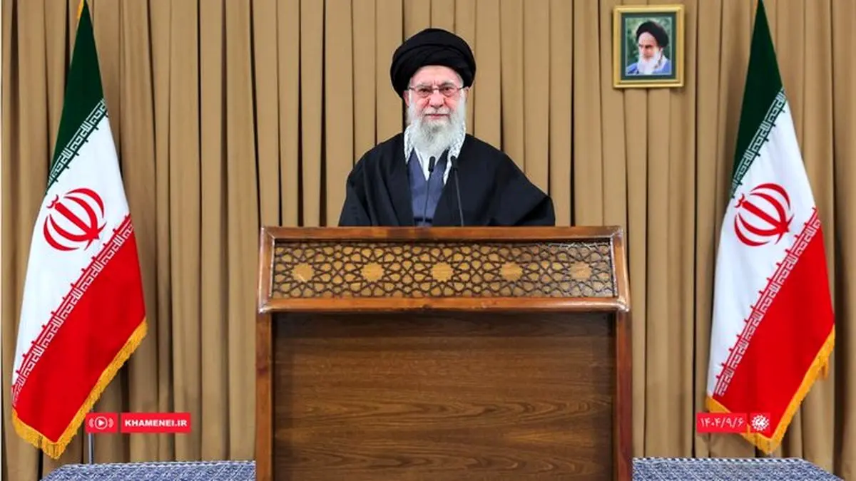 بسیج یک حرکت ارزشمند ملی است؛ در همه جای دنیا اگر چنین چیزی وجود داشته باشد، برای آنها بسیار مهم و مفید و لازم است، به خصوص در کشوری مثل کشور ما که علناً در مقابل چاقوکشهای بین‌المللی سینه سپر کرده/ گسترش مقاومت در جهان از ایران پایه‌گذاری شد