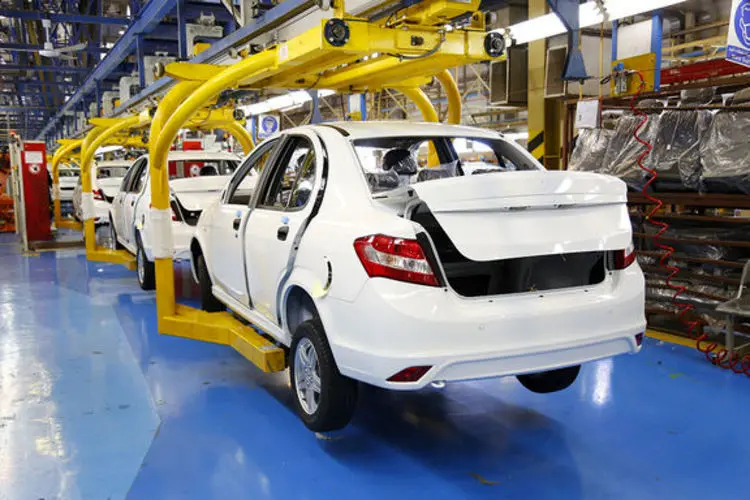 خودروسازی ایران در بن بست / واردات محدود، راهکار انحصارزدایی از صنعت خودرو نیست