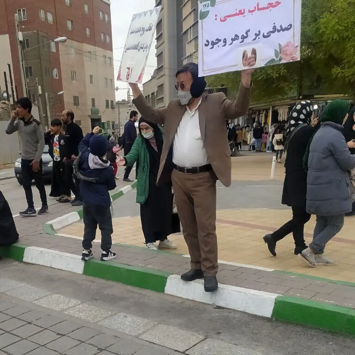 اگر مردم به مهار بی‌حجابی وارد شوند، دشمن «اغتشاش متدین» را رقم خواهد زد