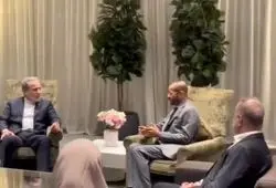 ببینید | عراقچی پیشنهاد توافق هسته‌ای ایران را به وزیر خارجه عمان تحویل داد