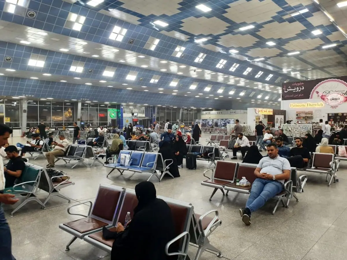ببینید| کاسبی عجیب عراقی‌ها از مسافران اربعین در فرودگاه نجف؛ دریافت ۶۰ دلار برای جابجایی مسافر با ویلچر!