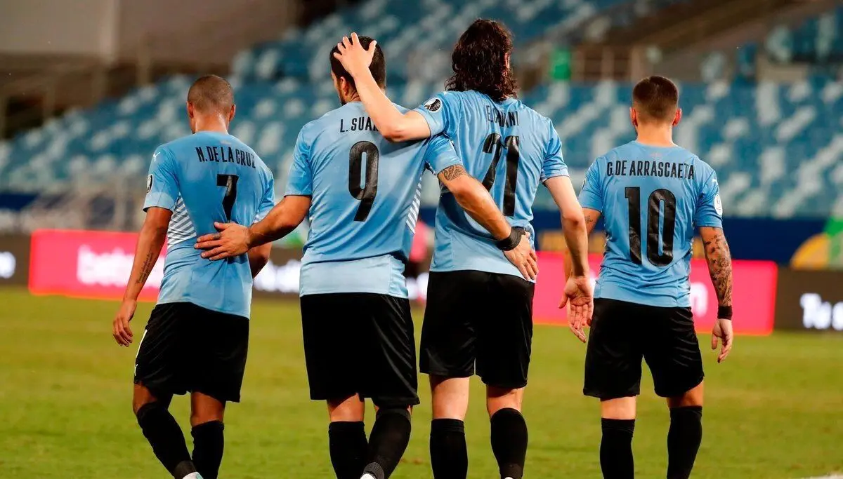 دعوت والورده، کاوانی و سوارس به تیم ملی اروگوئه برای بازی با ایران