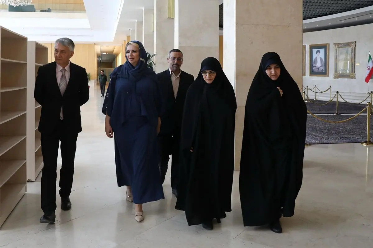 حجاب وزیر صربستان در ایران حاشیه‌ساز شد + تصاویر