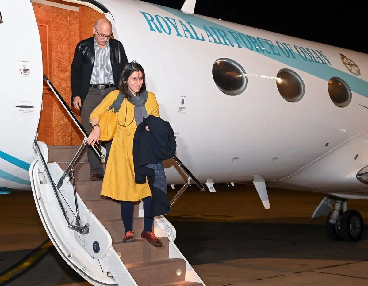 دو شهروند انگلیسی آزاد شده از ایران وارد مسقط شدند